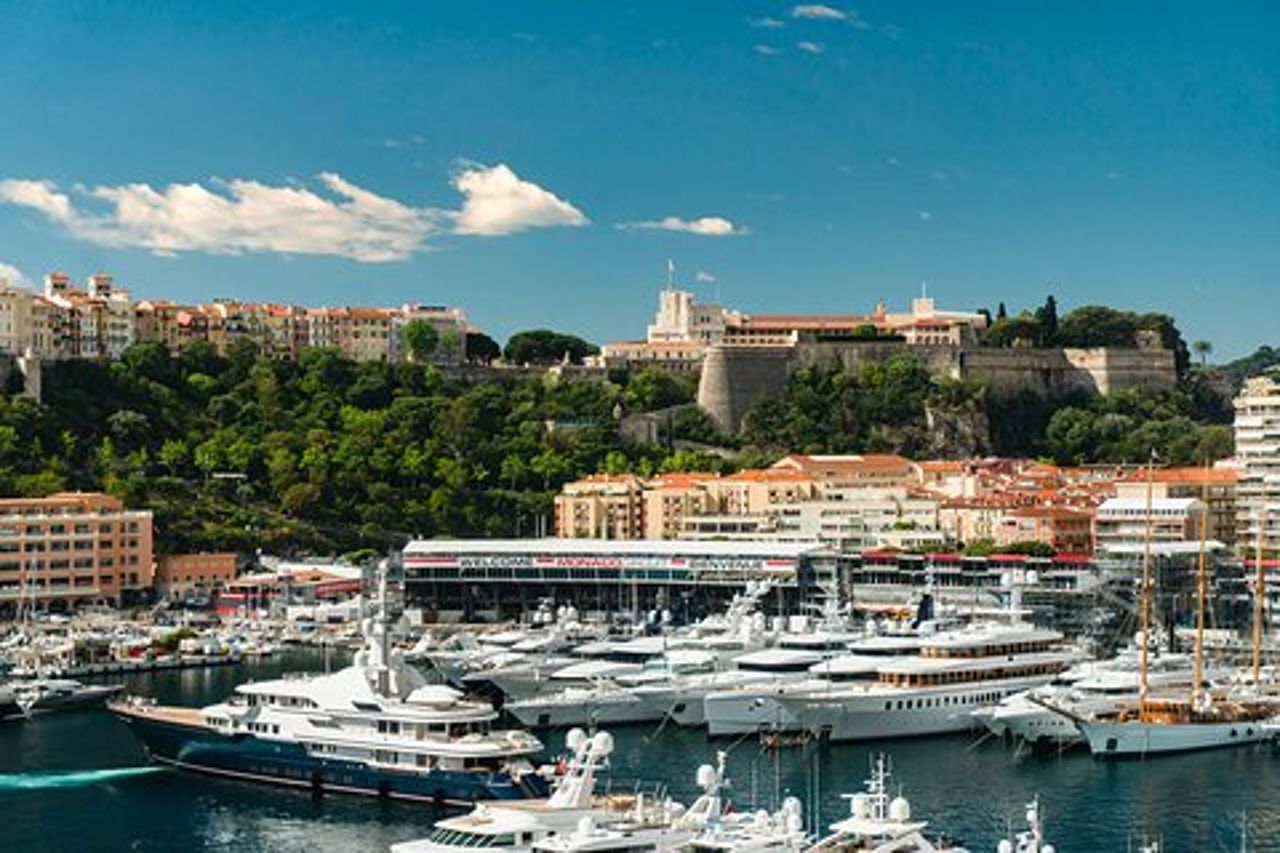 Tour a piedi autoguidato del circuito di Formula 1 di Monaco con app