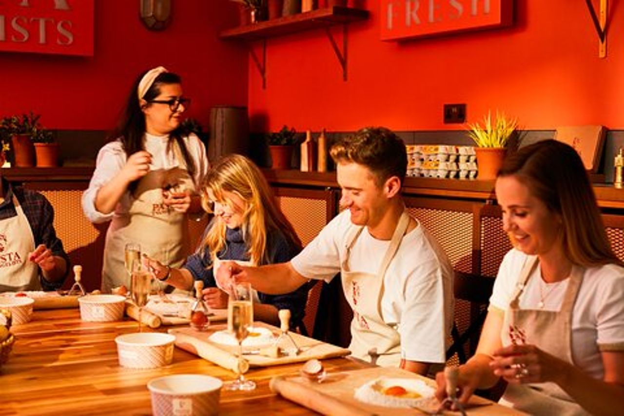 Pasticceria & Prosecco illimitato a Londra