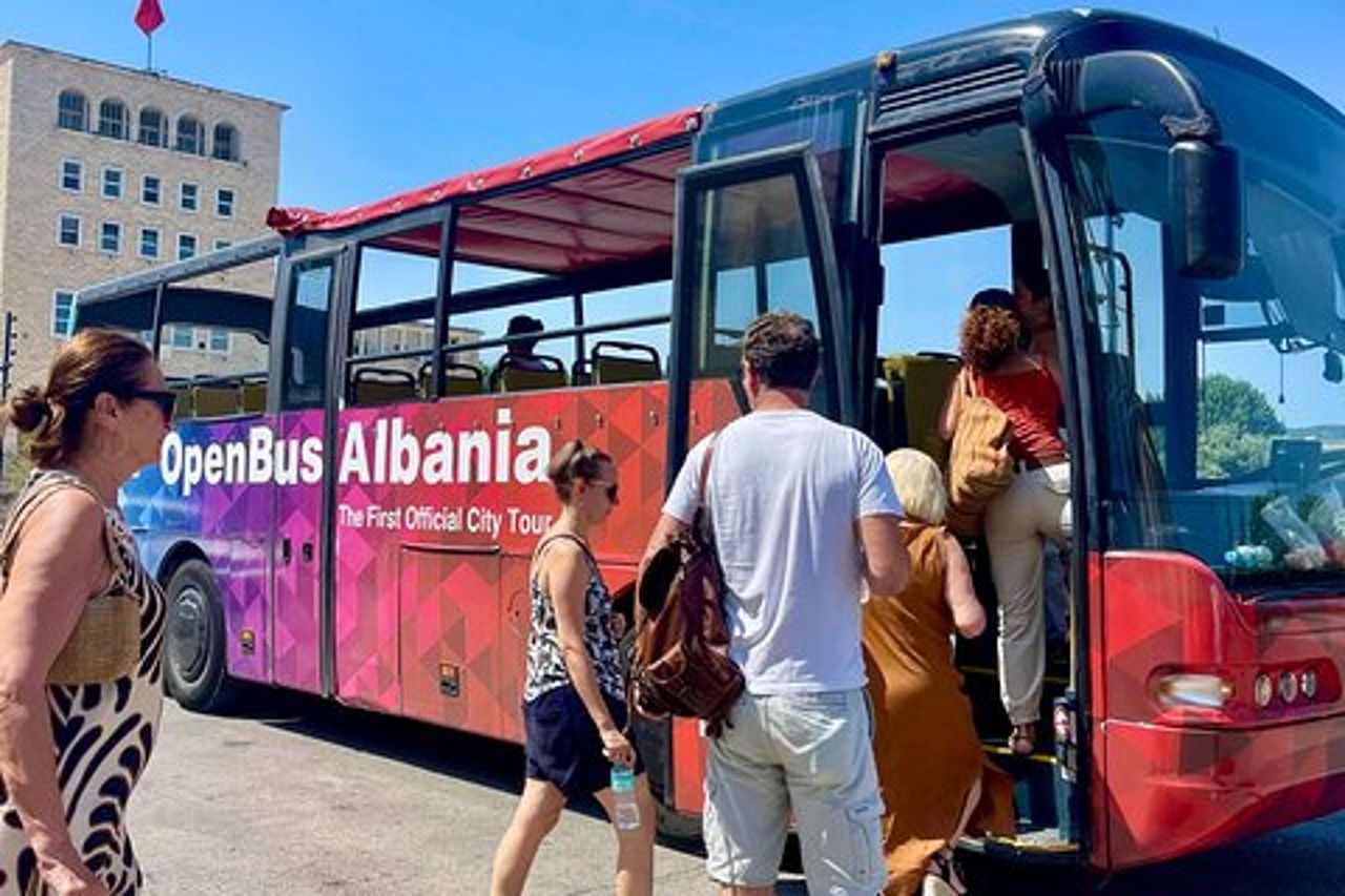 Tour della città di Tirana con Open Bus Albania