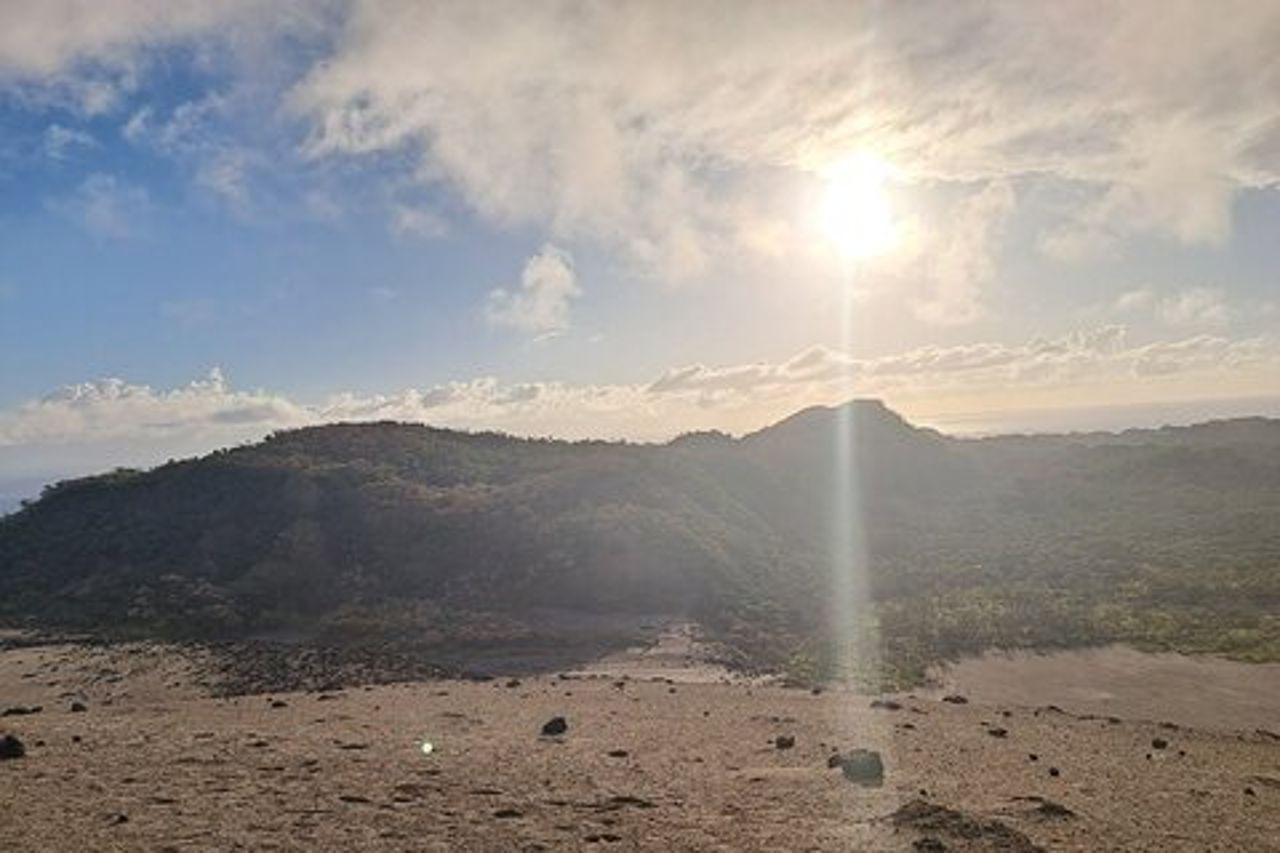 Tour privato all'alba sul vulcano Mt Yasur con guida