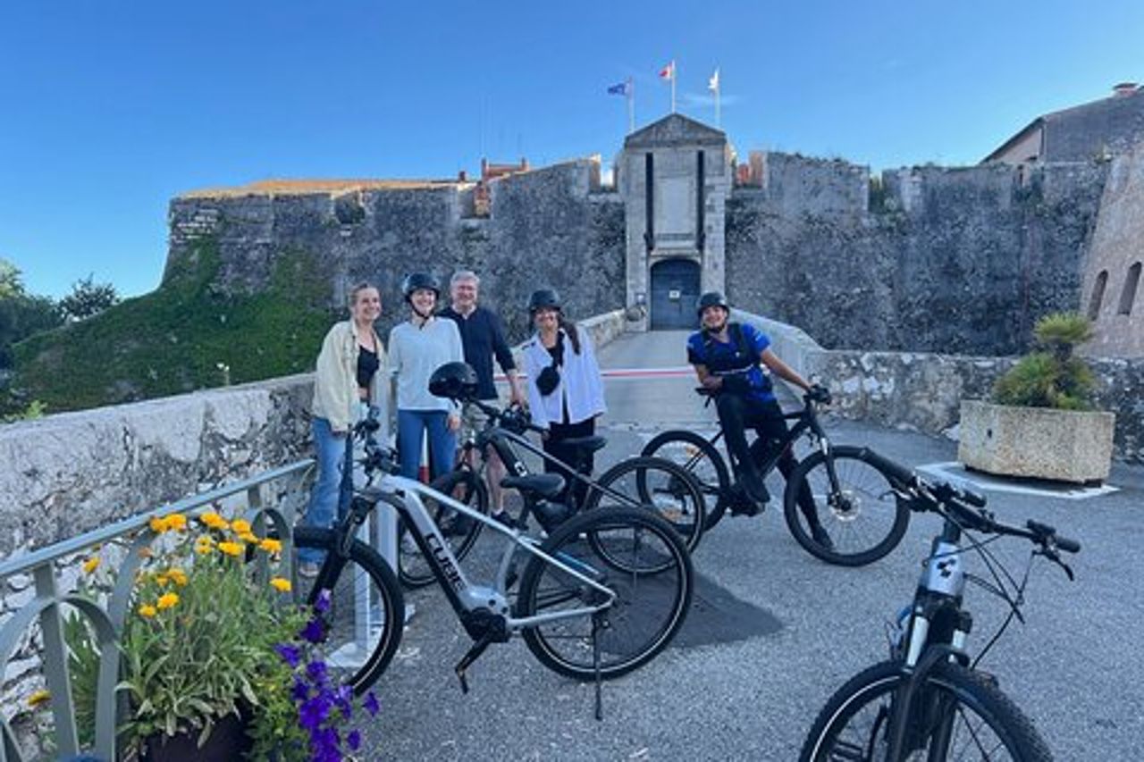 La bella fuga in bici elettrica a Nizza