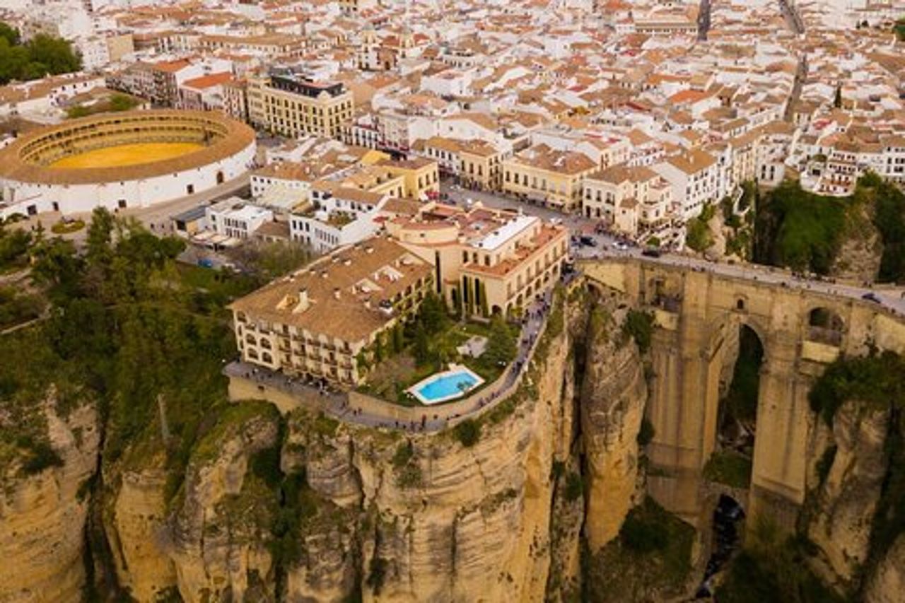 Tour guidato a Ronda e Setenil dalla Costa del Sol