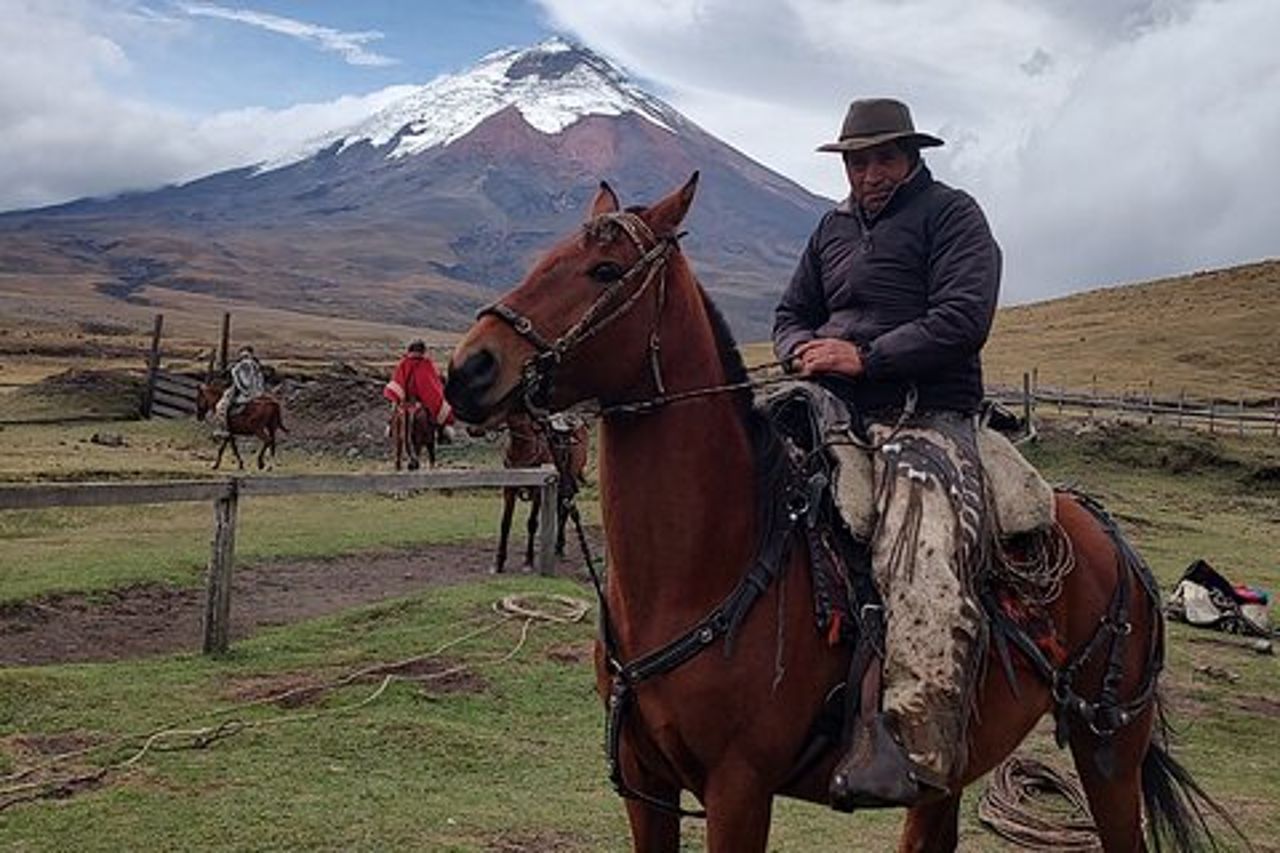 Tour Cotopaxi da Quito - giro a cavallo ed escursione - NON MODO TURISTICO