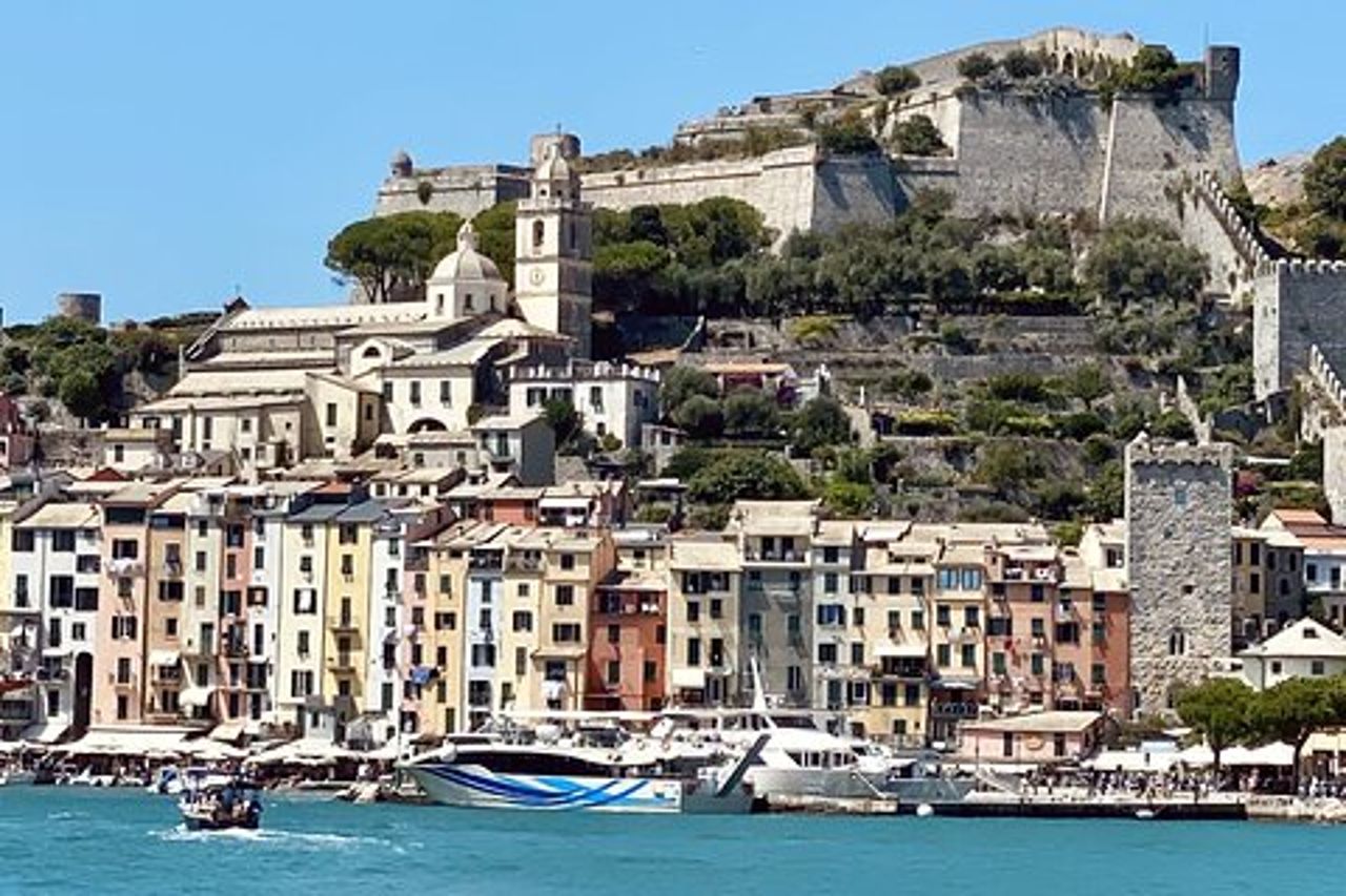 Tour in Barca alle Cinque Terre con sosta a Portovenere, Monterosso e Vernazza