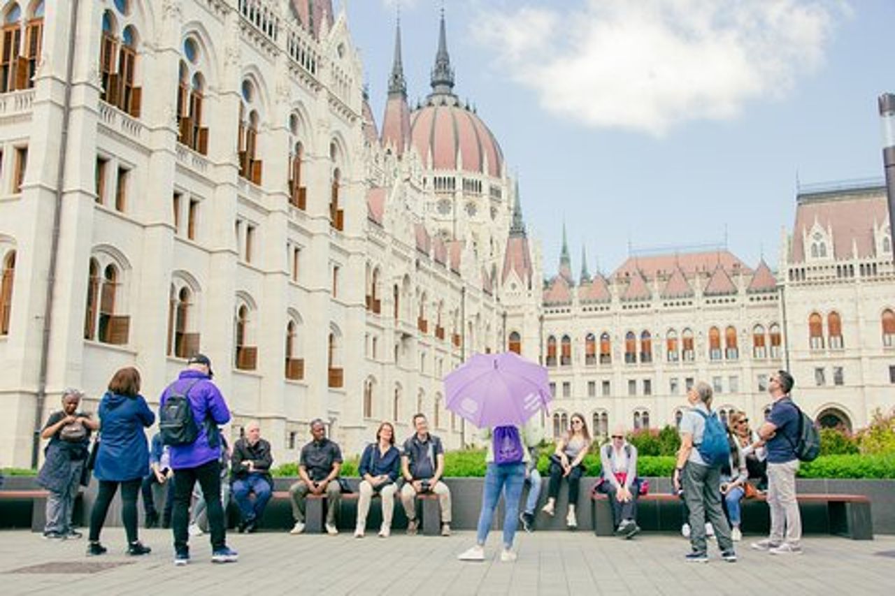 Tour gratuito a piedi di Budapest: Memoriale del Parlamento e delle Scarpe