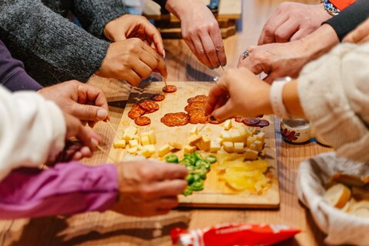 Corso di cucina e tour del mercato di Budapest con Guida locale e vini