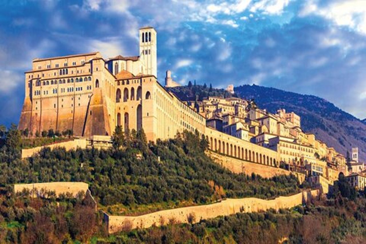 Tour a piedi di Assisi con audio e guida scritta di un locale