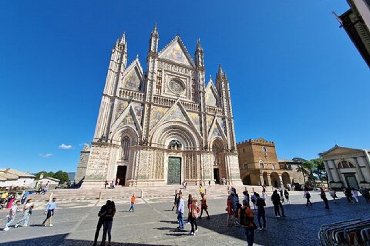Tour privato di lusso di Assisi e Orvieto: tutti i biglietti d'ingresso da Roma
