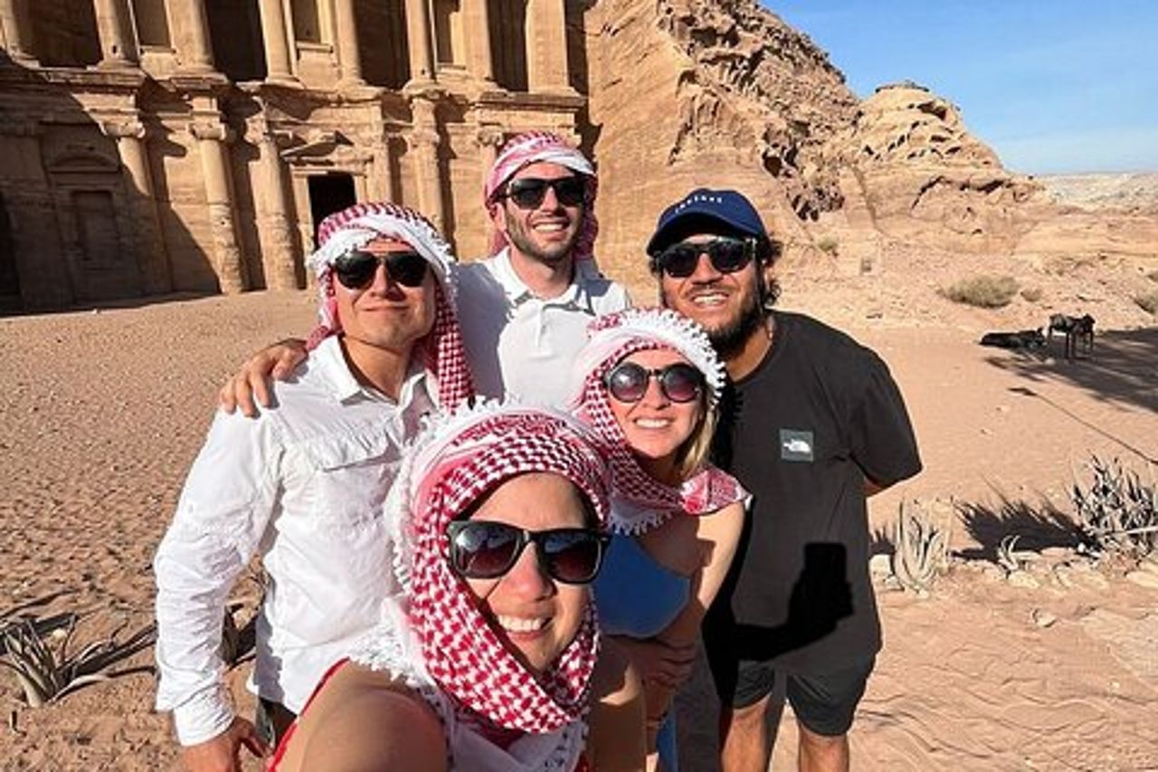 Un Giorno Petra e Wadi Rum con Pick Up