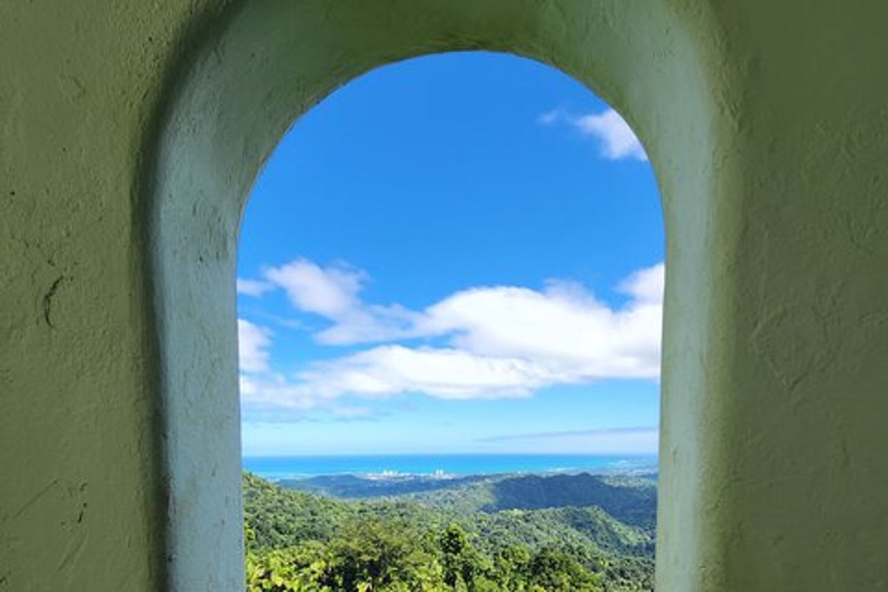Tour della foresta pluviale nazionale di El Yunque e della spiaggia di Luquillo