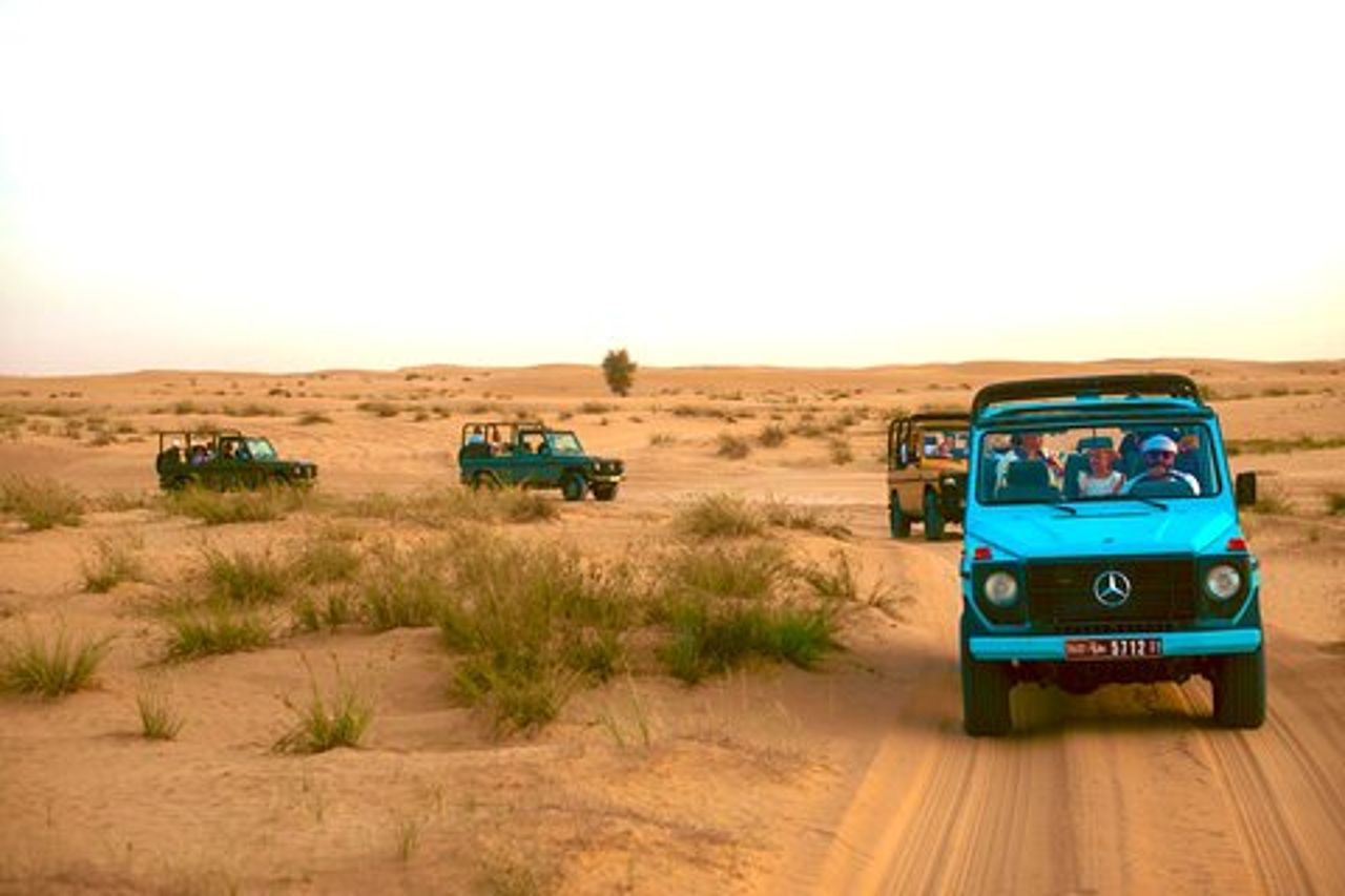 Safari serale Heritage di Classe G Vintage all'oasi di Al Marmoom