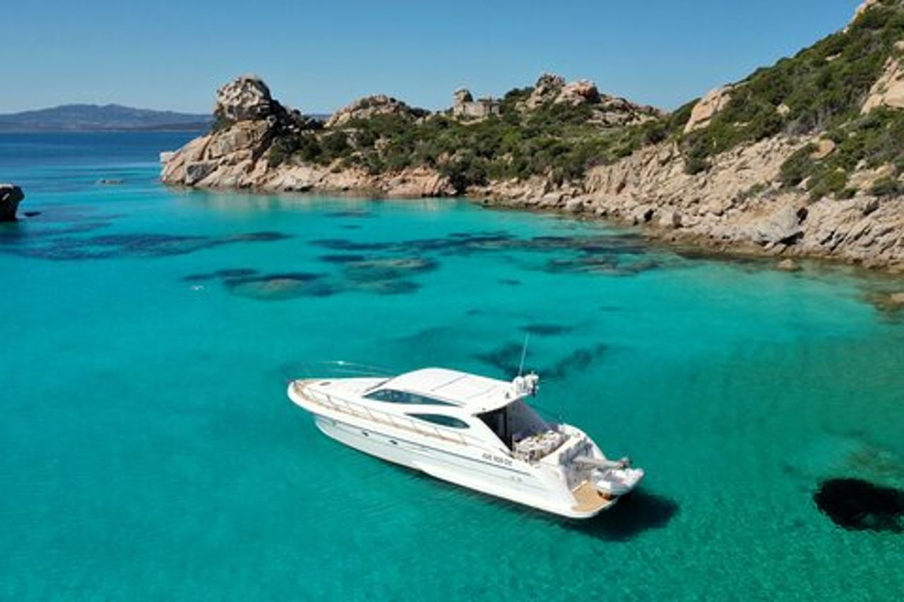 Tour Privato in Yacht a Palau