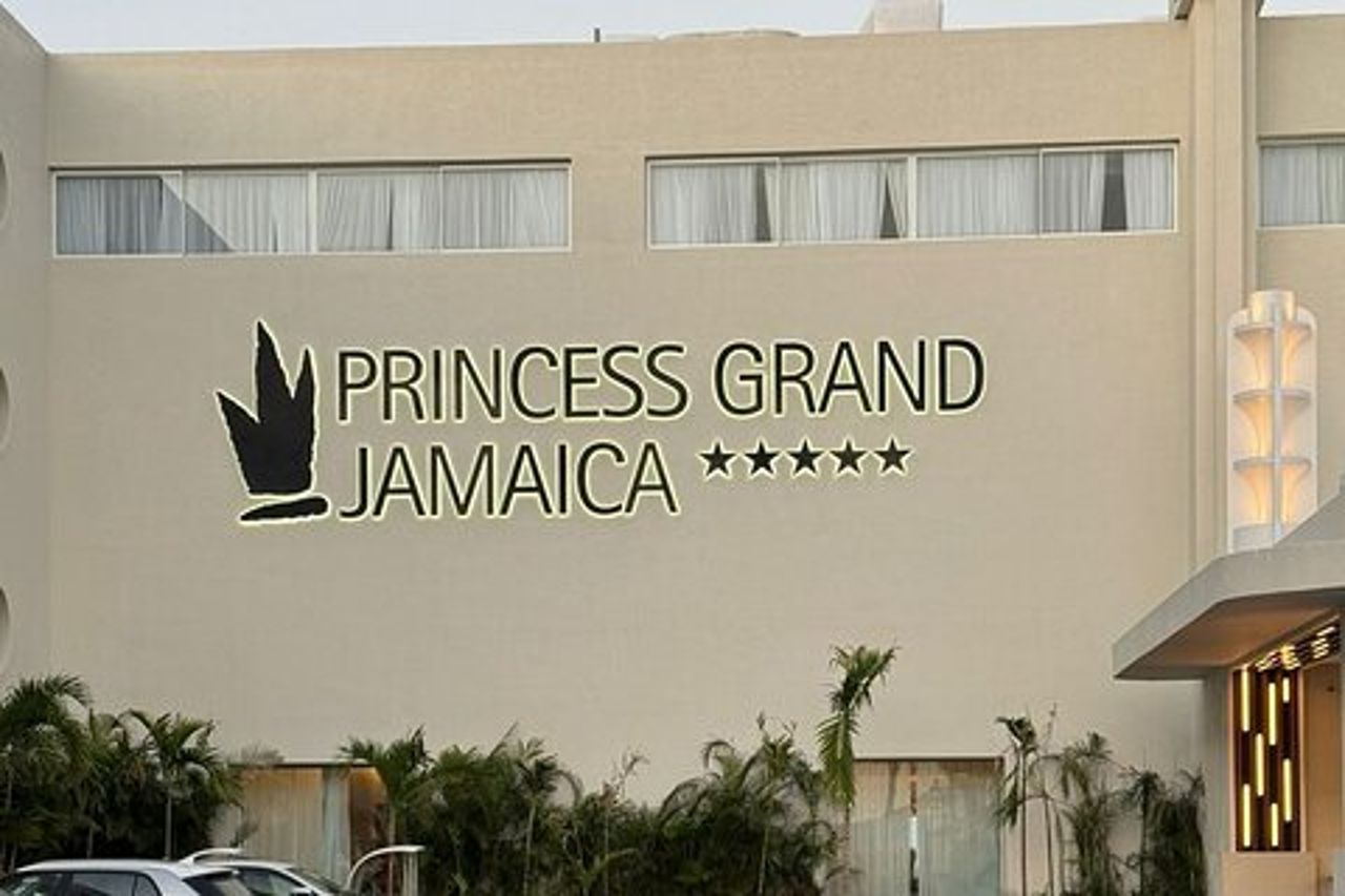 Princess Grand/Senses Mangrove Airport Transfer da Montego Bay