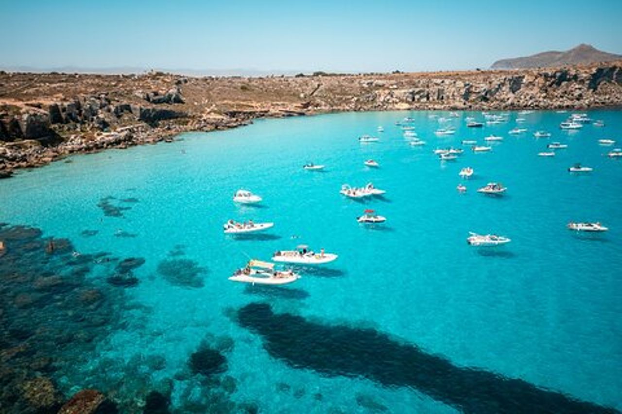 Tour in barca alle Egadi: Favignana e Levanzo da Trapani