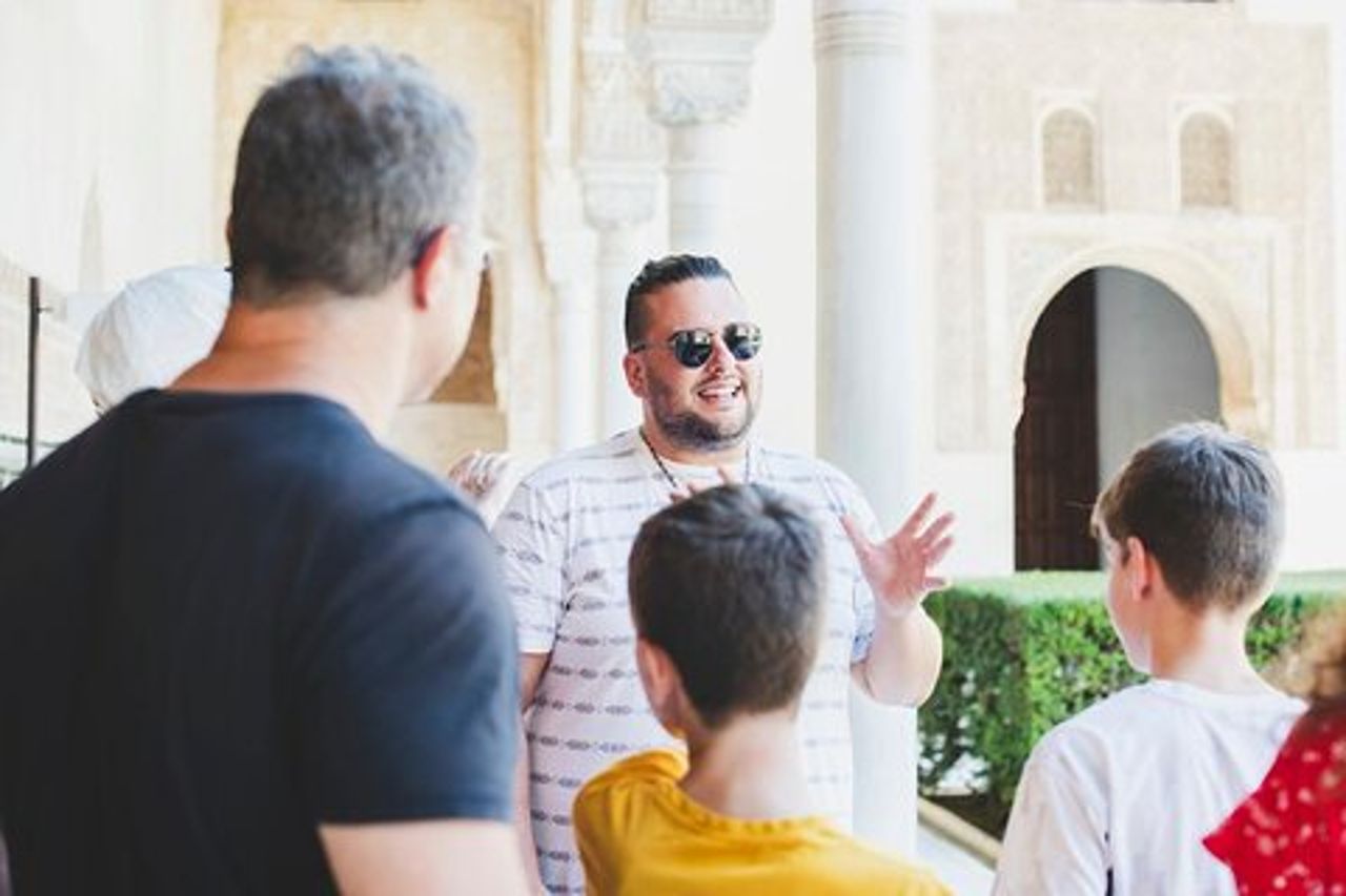 Visita privata dell'Alhambra con uno storico - Biglietti inclusi