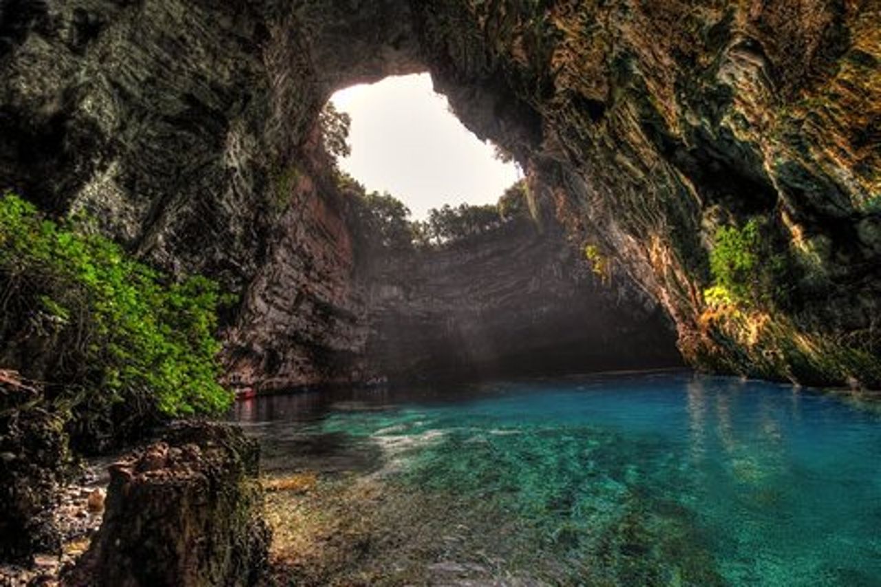Scopri Melisani Cave-Agia Efimia e una sosta fotografica sopra Myrtos