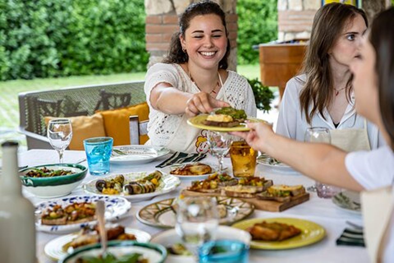 Pranzo toscano & tour in cantina con degustazione a San Gimignano