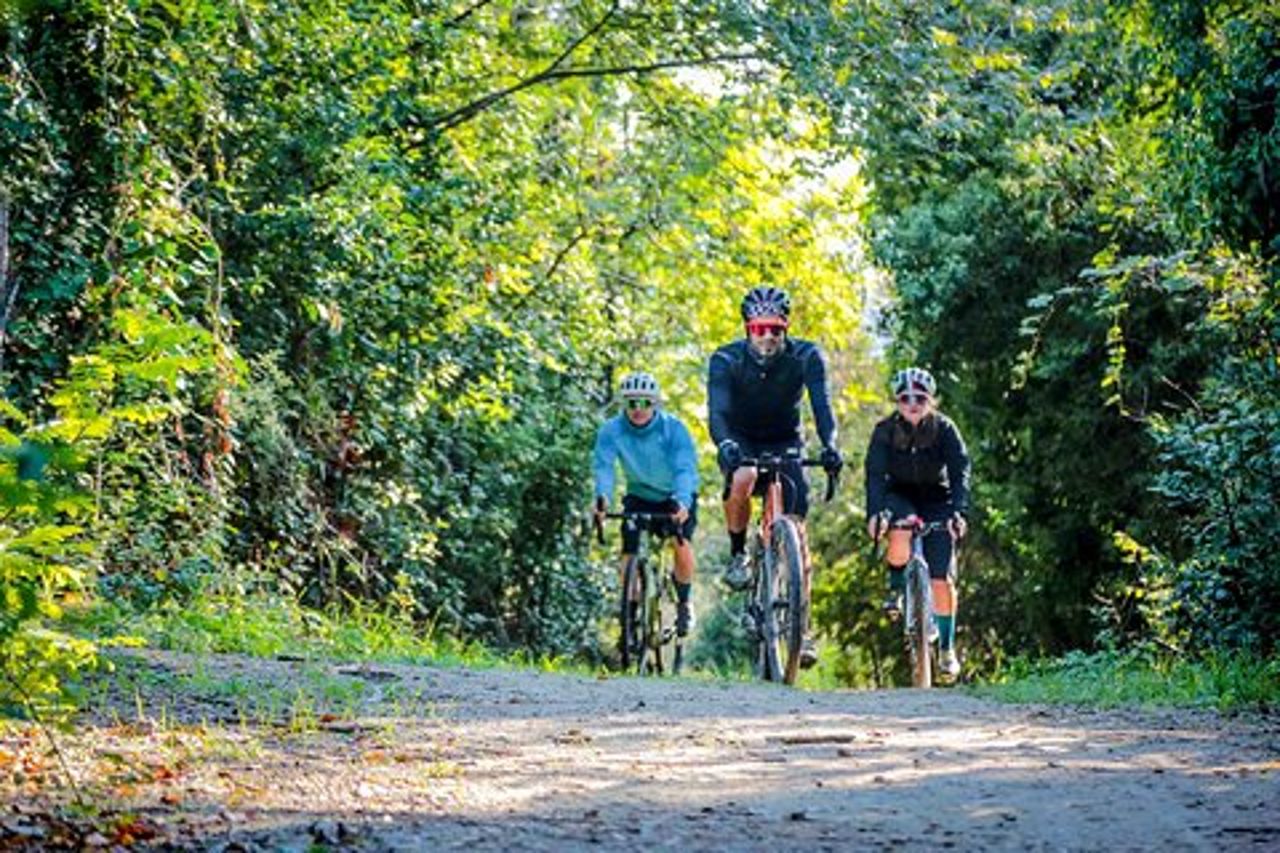 Noleggio E Bike Gravel Road e Tour Guidati