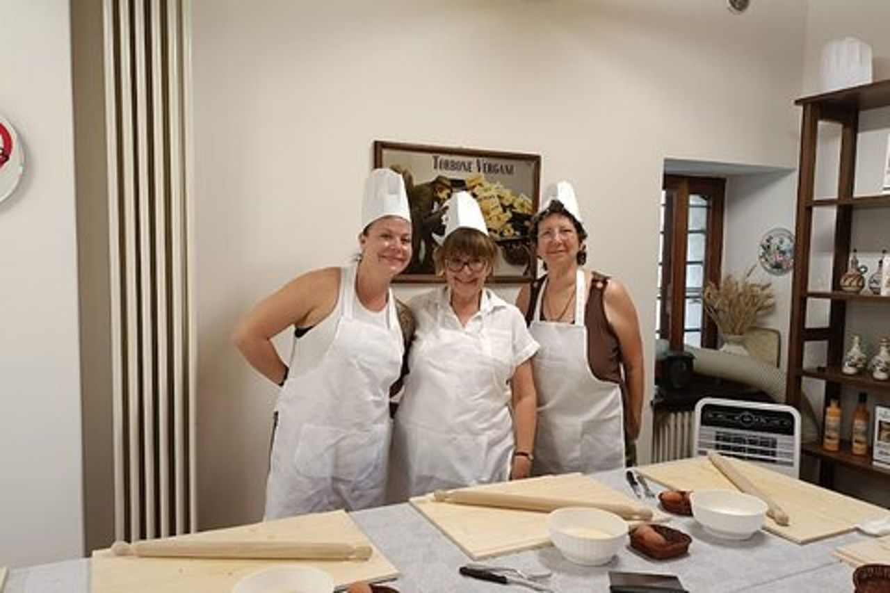 Lezione di Lasagna & Cannelloni nella Scuola di Cucina Home-Style di Assisi