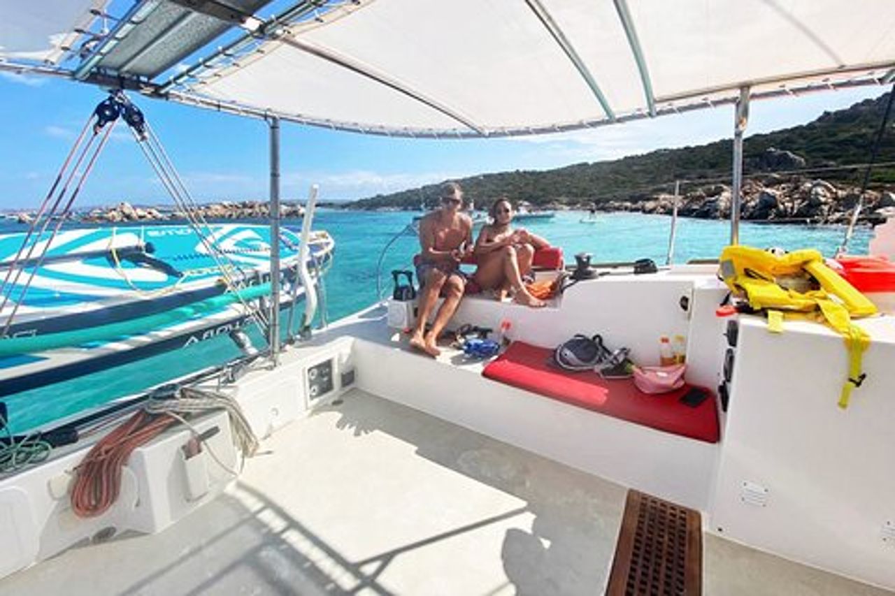 Tour in catamarano delle isole dell'Arcipelago di La Maddalena