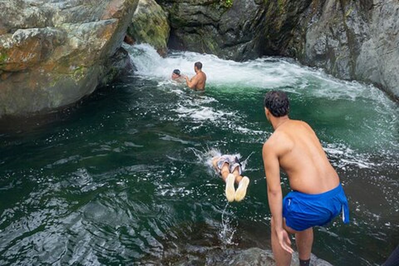 Escursione sul fiume Toro Negro e avventura con salto dalla scogliera; Ritiro a San Juan