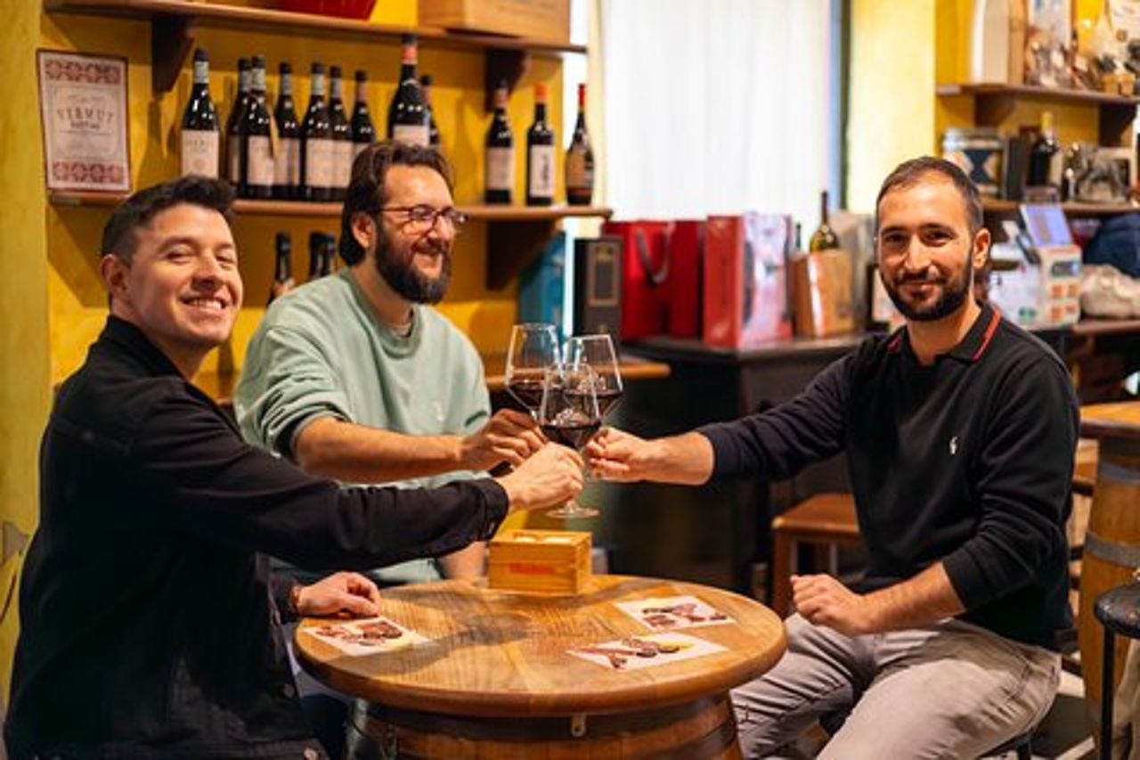 Tour gastronomico di Malaga con 12 + degustazioni: tapas, olio d'oliva, prosciutto e altro