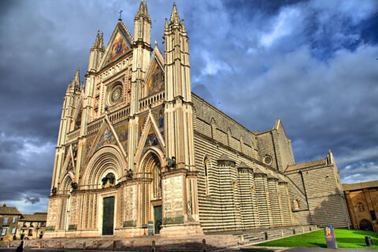 Mistico Orvieto e la Città che muore "Civita di Bagnoregio"