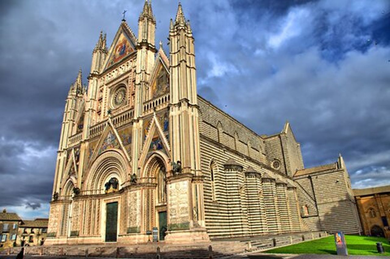 Orvieto mistica e la città morente "Civita di Bagnoregio": tour della Teverina