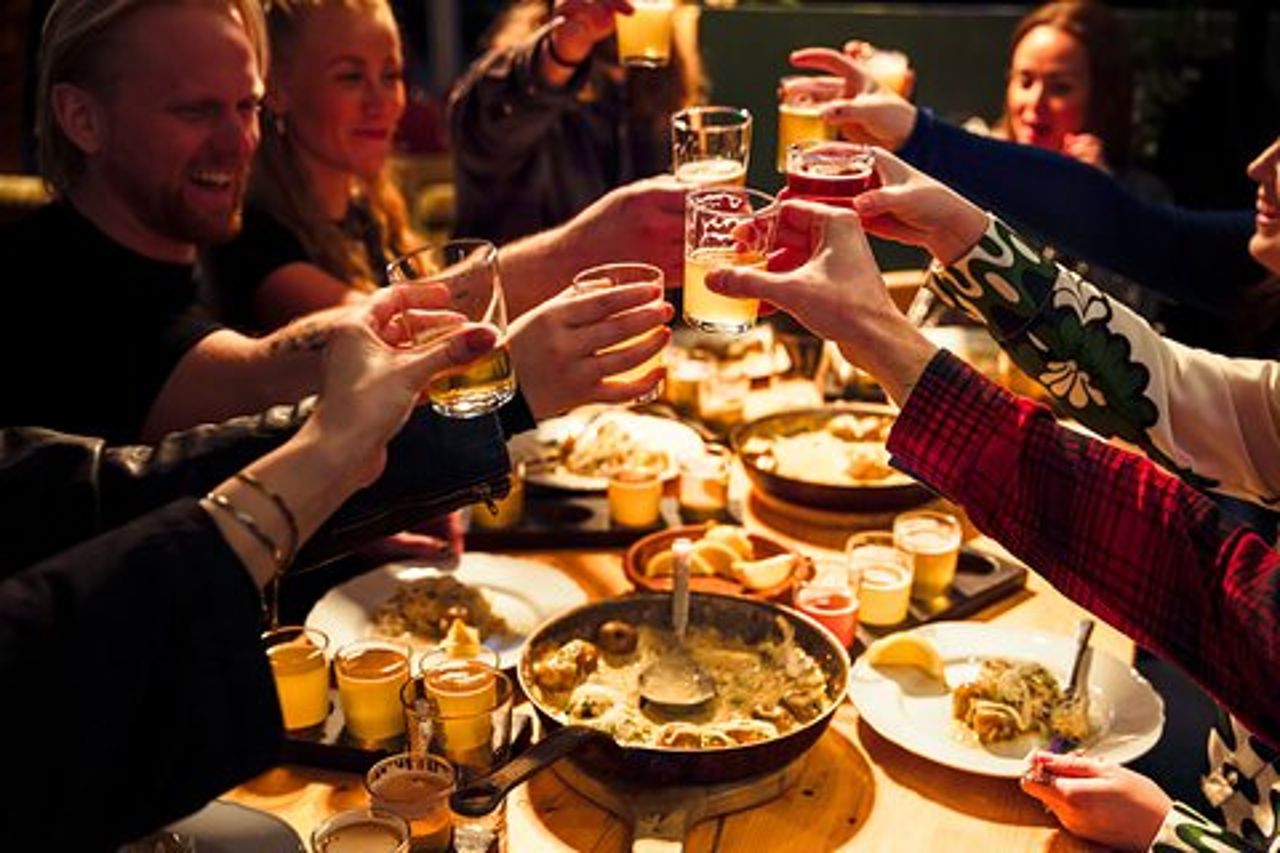 Reykjavík All In One Food Tour - Mangiare, bere ed esplorare con la gente del posto