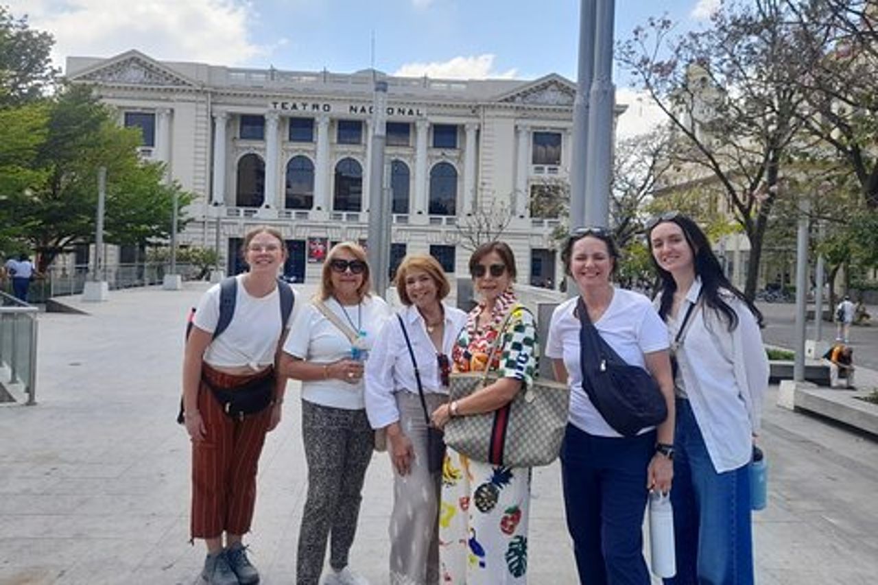 Tour a piedi di San Salvador : Esplora i principali luoghi d'interesse e le gemme nascoste