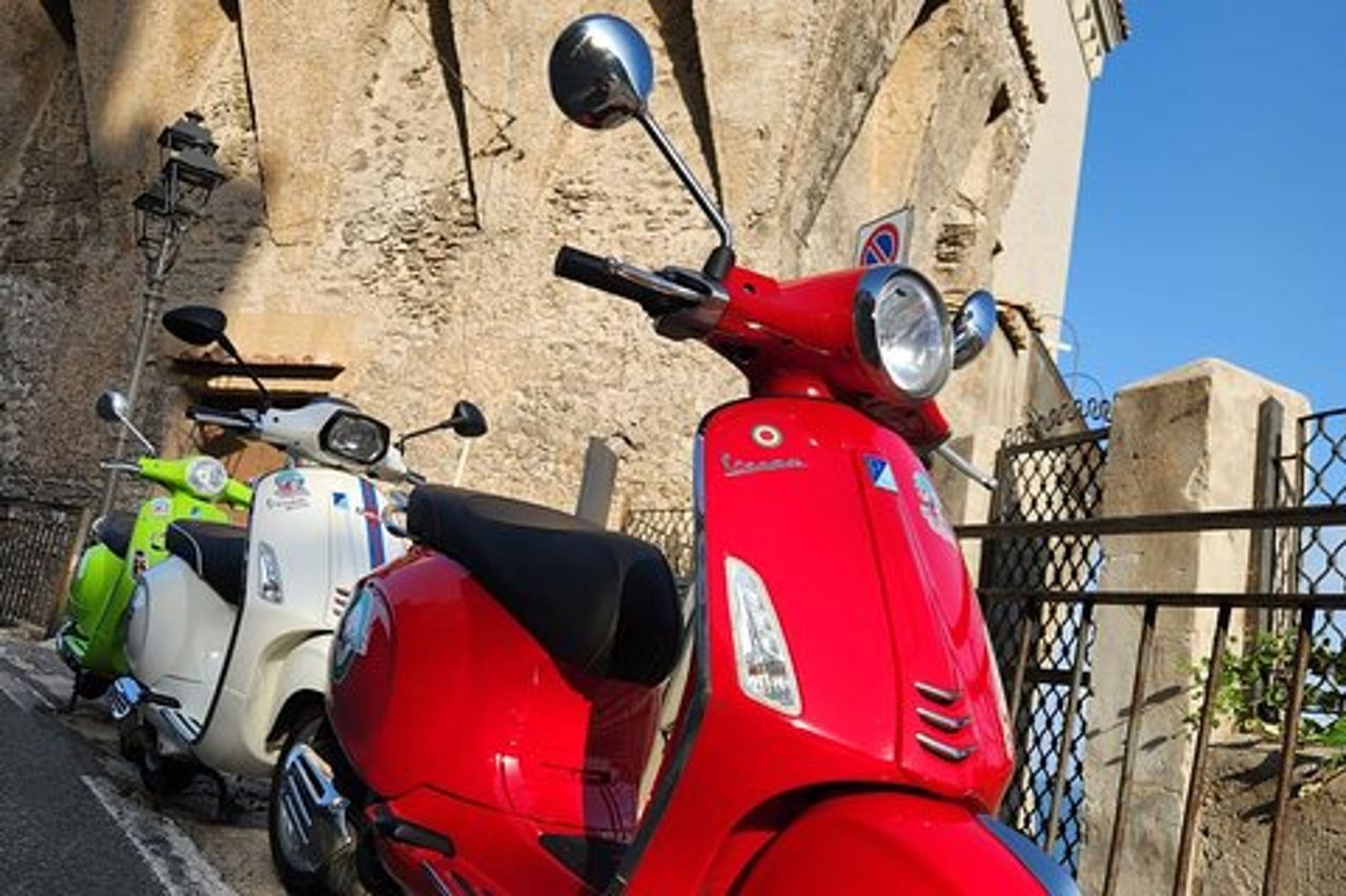 Vespa Tour a Vietri e Cetara e Badia