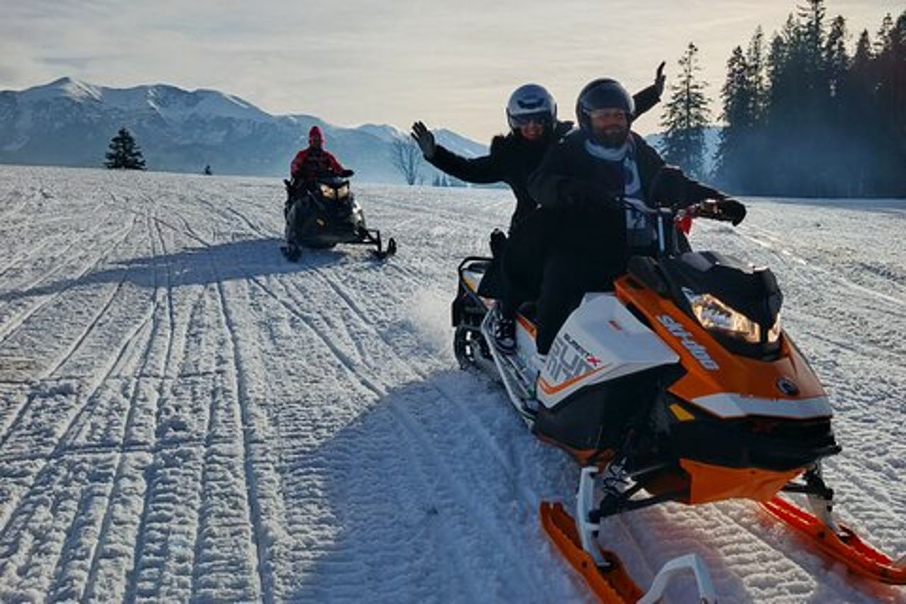 Tour di un giorno in motoslitta e terme di Zakopane da Cracovia