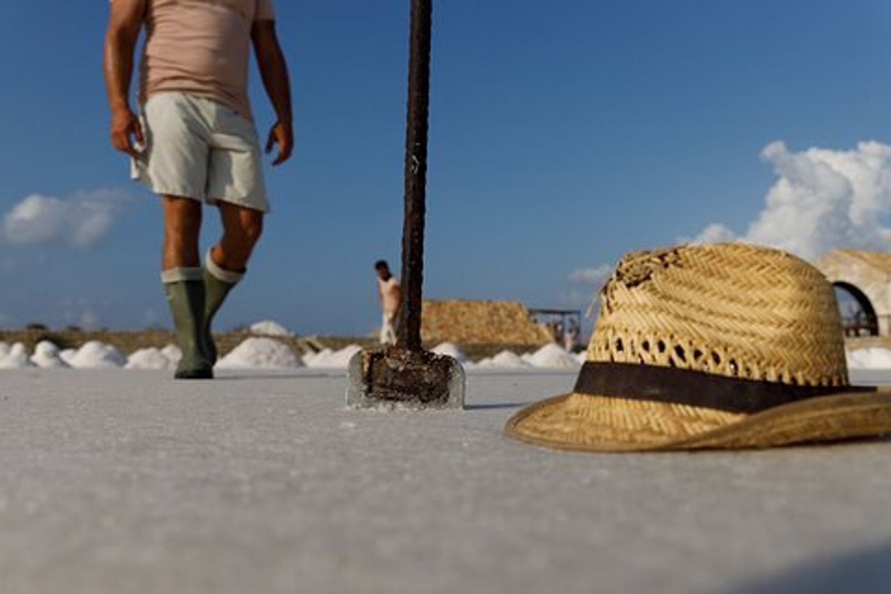 Esperienza del salinaio alle saline di Trapani