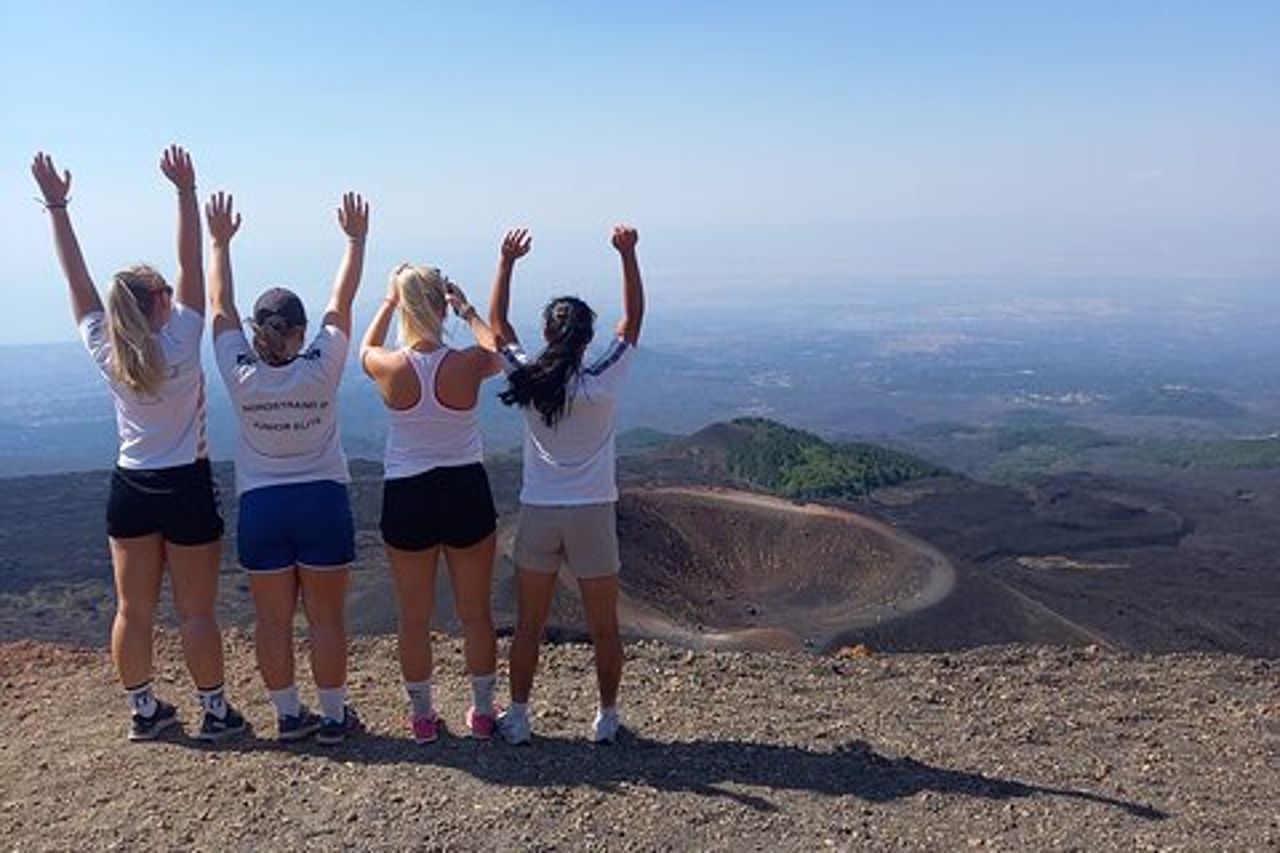 Mount Etna tour with Sicilian tasting