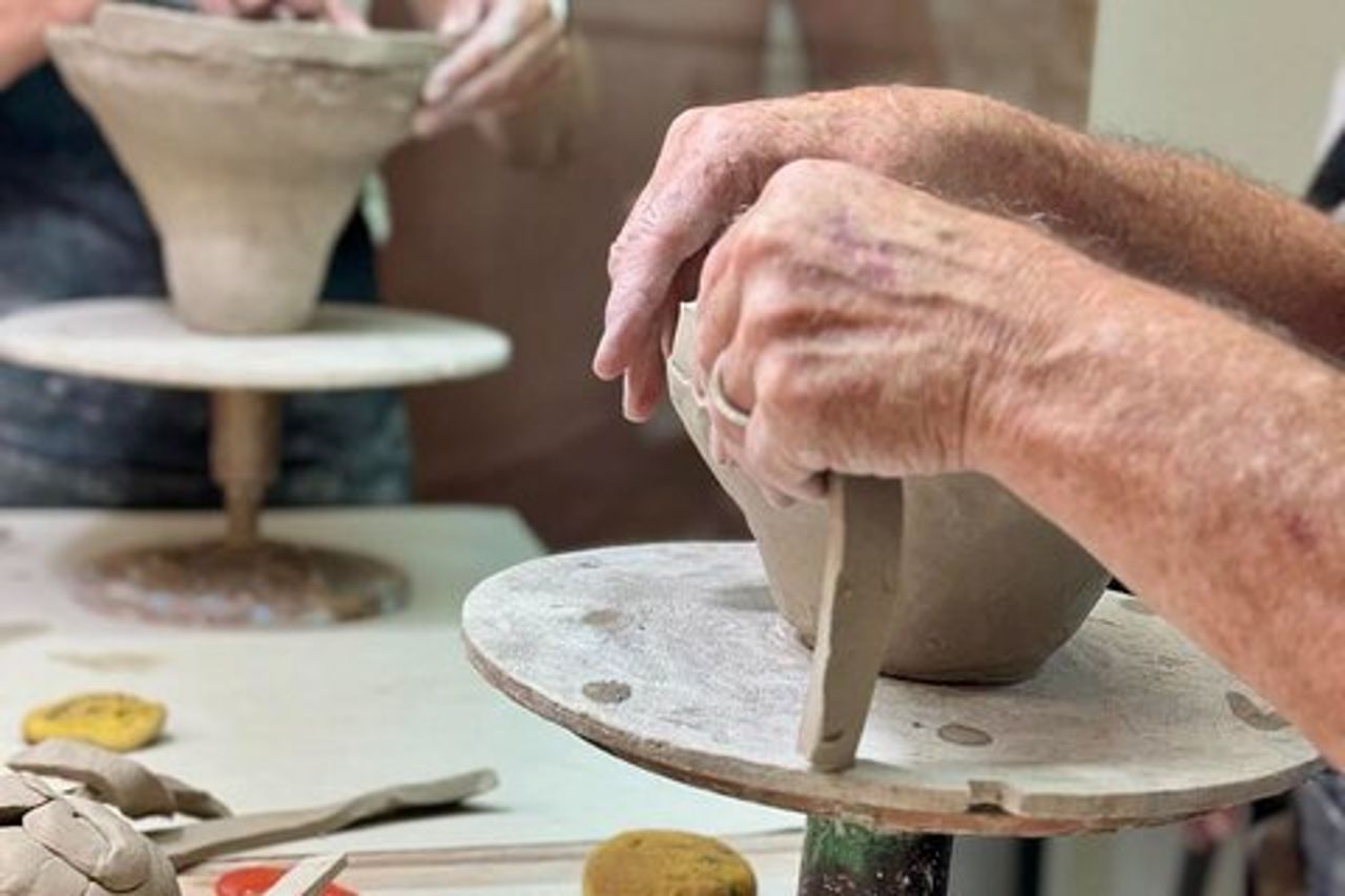 Aegina Ceramics Class: impara la magia di quest'arte, lasciati ispirare e crea!