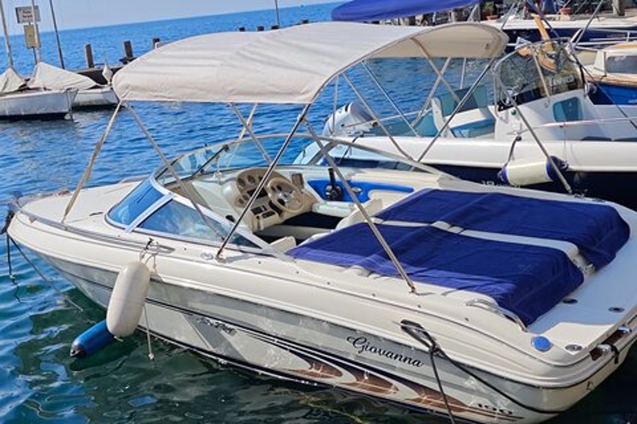 Noleggio Sea Ray 190 CB con patente a Gargnano di 4H