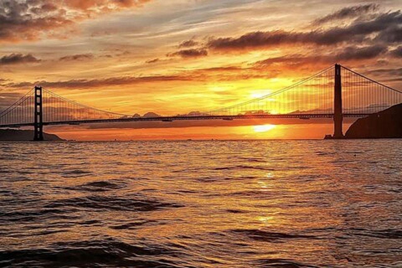 2hr. Esperienza di navigazione al tramonto sulla baia di San Francisco