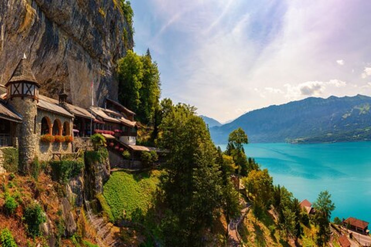 Grotte di Beatus, Ponte panoramico, Parco Naturale Gita di un giorno fuori stagione