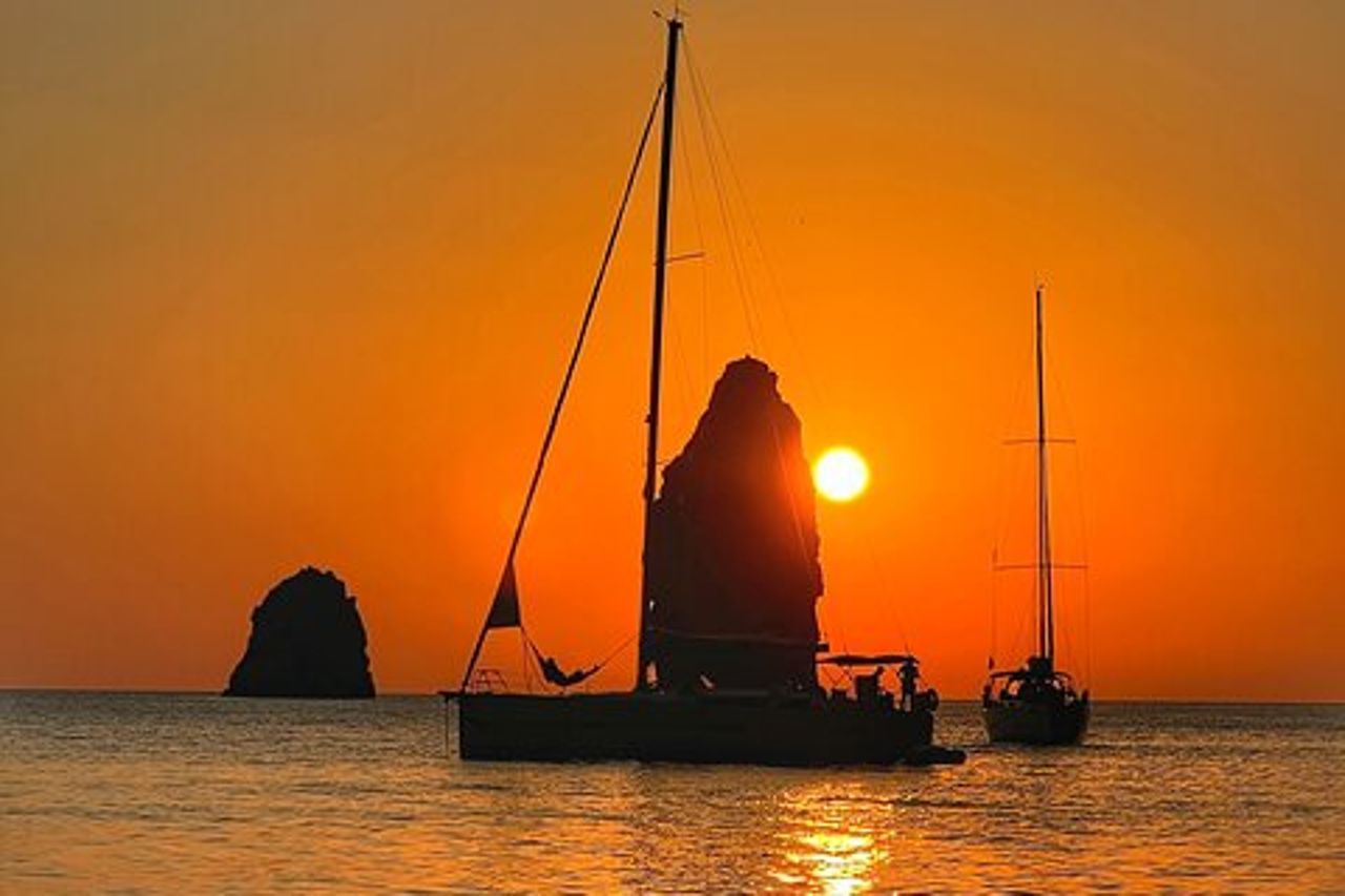 Tour Privato in Barca Tramonto ai Faraglioni