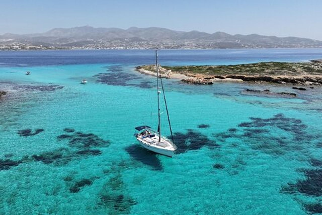 Crociera privata di un'intera giornata ad Antiparos con Paros Sail