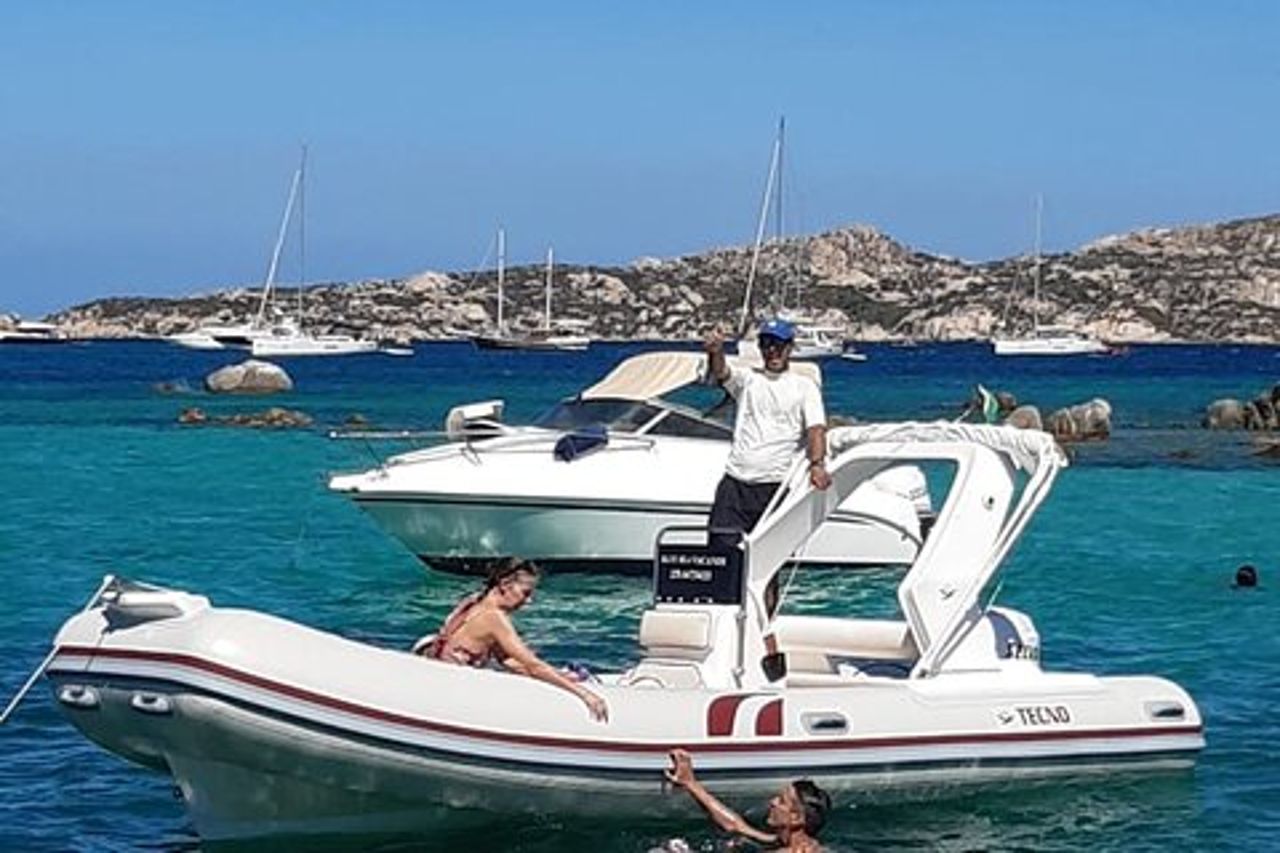 Escursione gommone 6 metri isole dell'Arcipelago della Maddalena