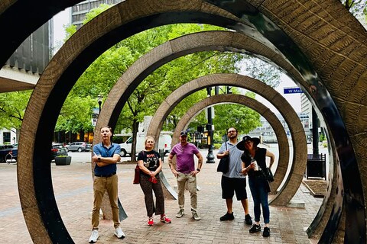 Tour a piedi dei disadattati e del caos del centro di Louisville