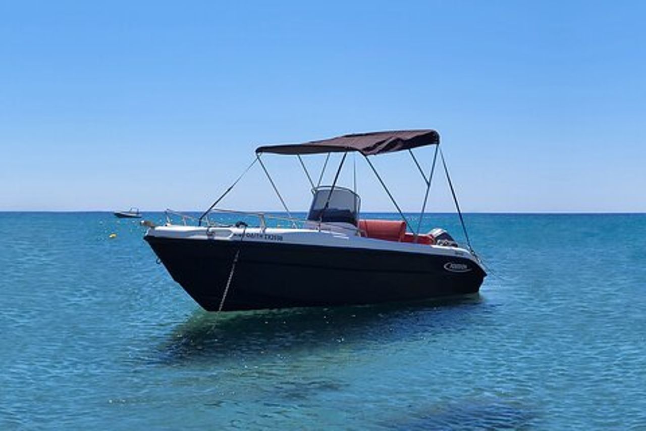 Barca privata Self Drive a Milos - Nessuna patente richiesta - Afrodite