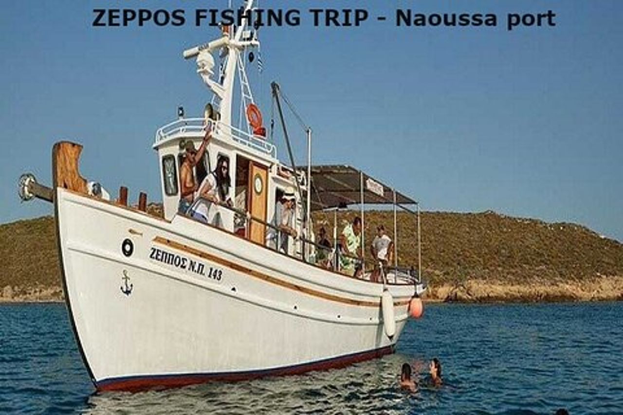 Semipriv FishingTour su Kaiki Paros / Naousa o tour privato al tramonto