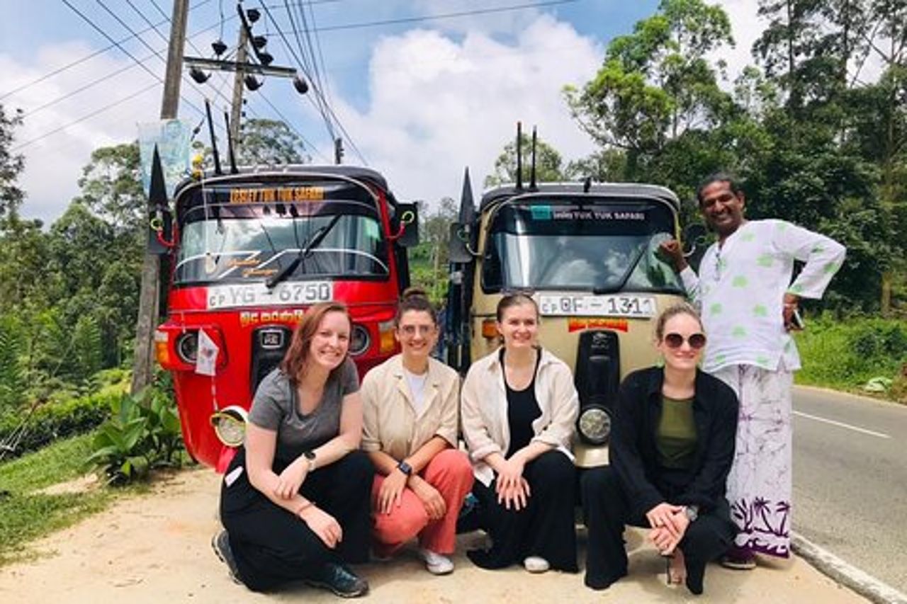 Tour guidato in Tuk Tuk della città di Kandy con Lesley