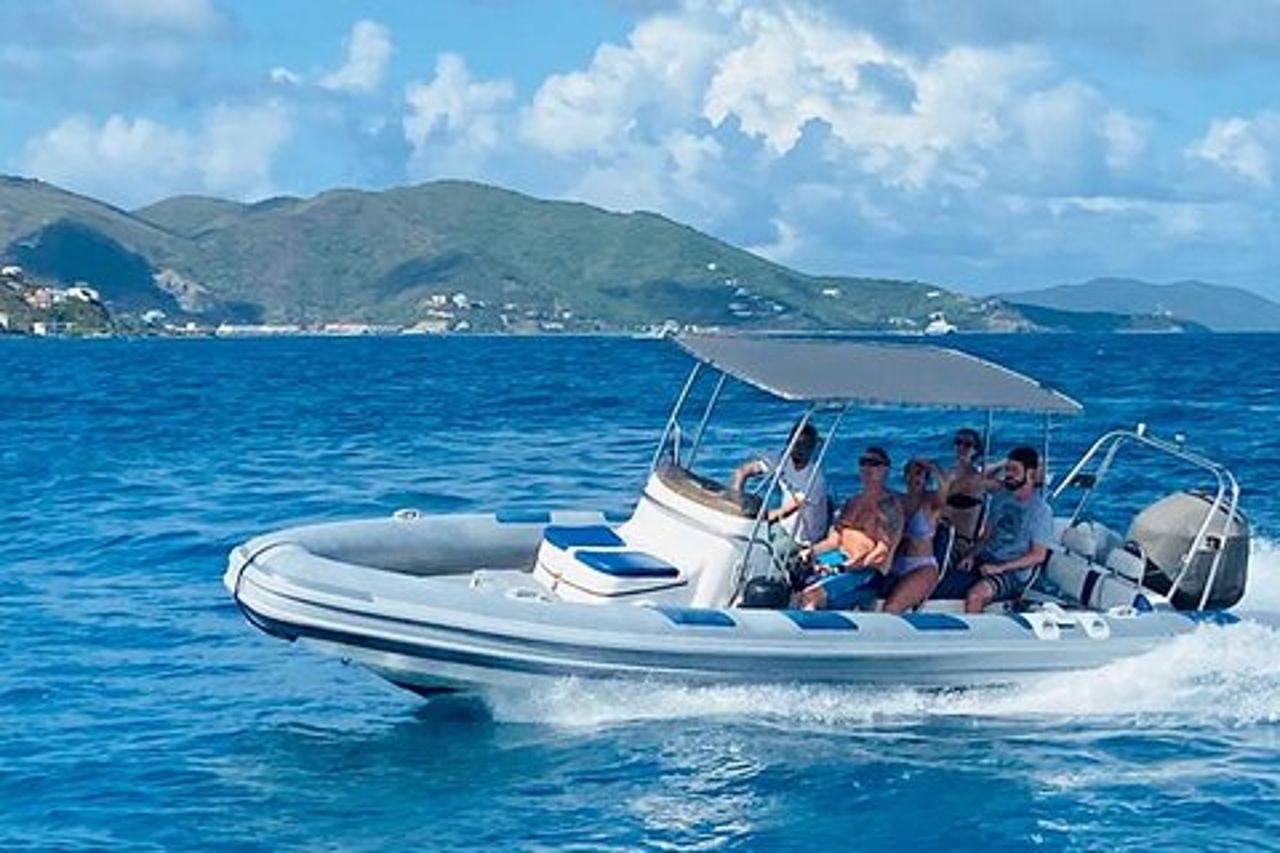 Tour privato in barca a motore - Il miglior tour personalizzabile nel BVI!