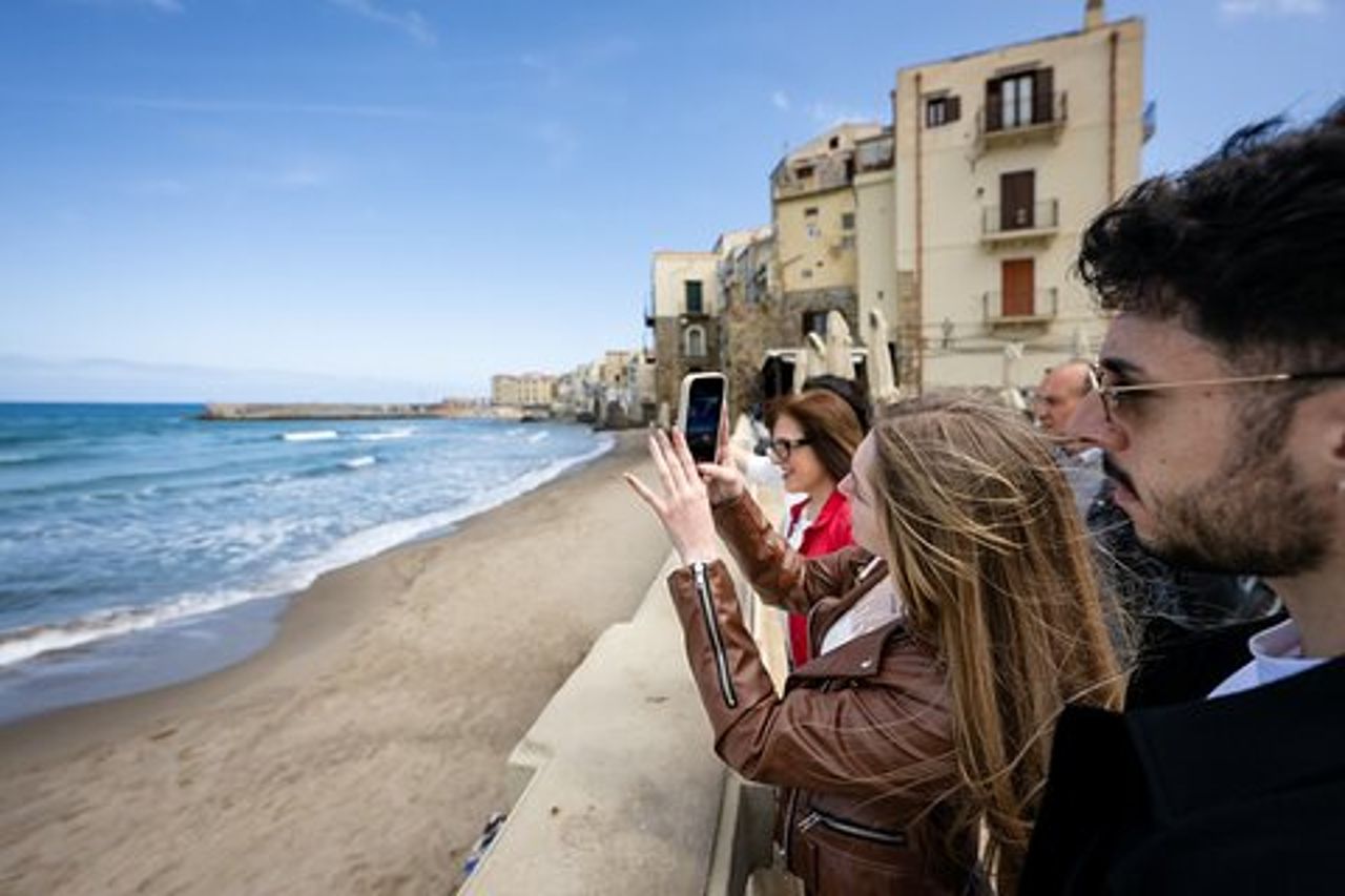 Tour condiviso "Angolo nascosto e leggende di Cefalù"