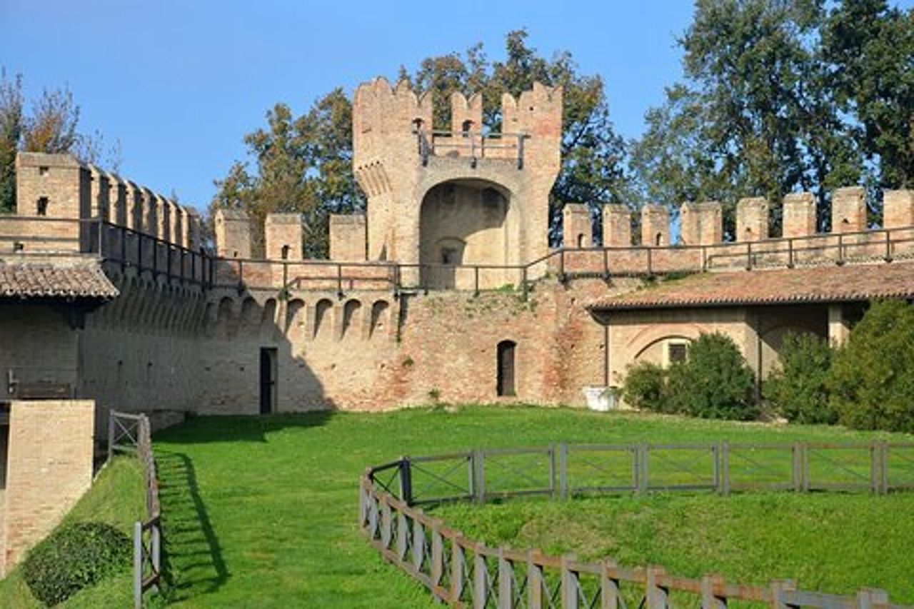 Tour di degustazione di vini a piedi di Gradara