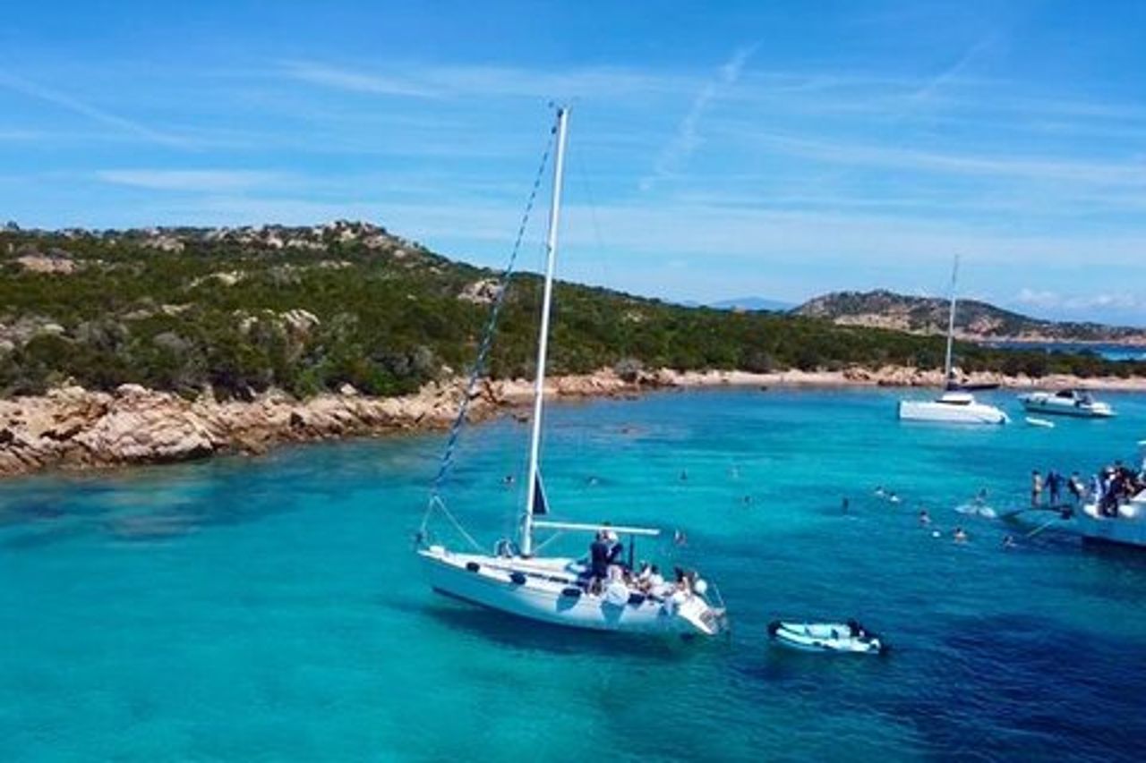 Tour in barca a vela nell'Arcipelago di La Maddalena