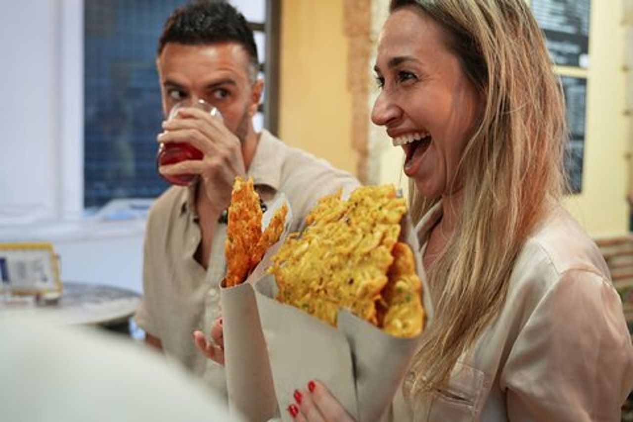 Tour serale delle tapas di Malaga con tour degli amanti del cibo